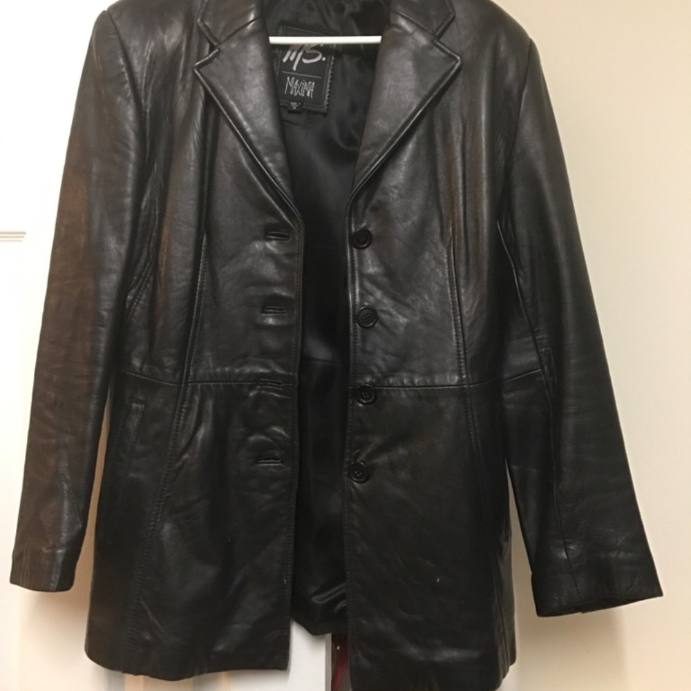 Maxima Women's Medium Black Leather Jacket